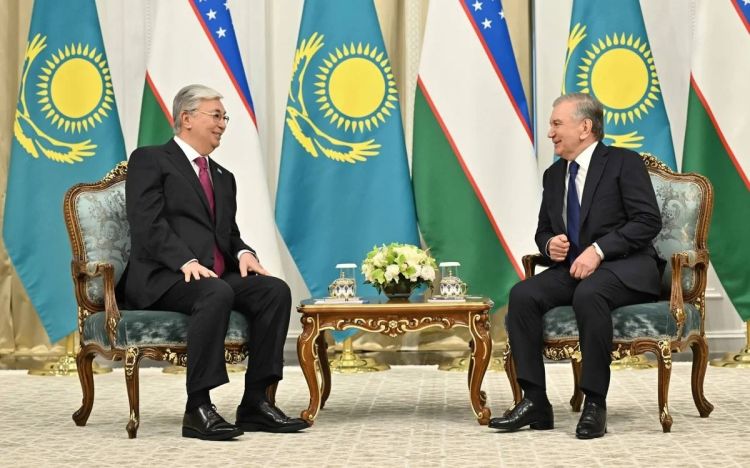 Qasım-Jomart Tokayev Şavkat Mirziyoyev ilə görüşüb Qasım-Jomart Tokayev Şavkat Mirziyoyev ilə görüşüb