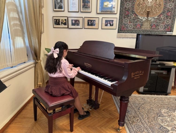 Rostropoviçlərin ev-muzeyində “Muzeydə canlanan melodiyalar” adlı konsert təşkil olunub Rostropoviçlərin ev-muzeyində “Muzeydə canlanan melodiyalar” adlı konsert təşkil olunub