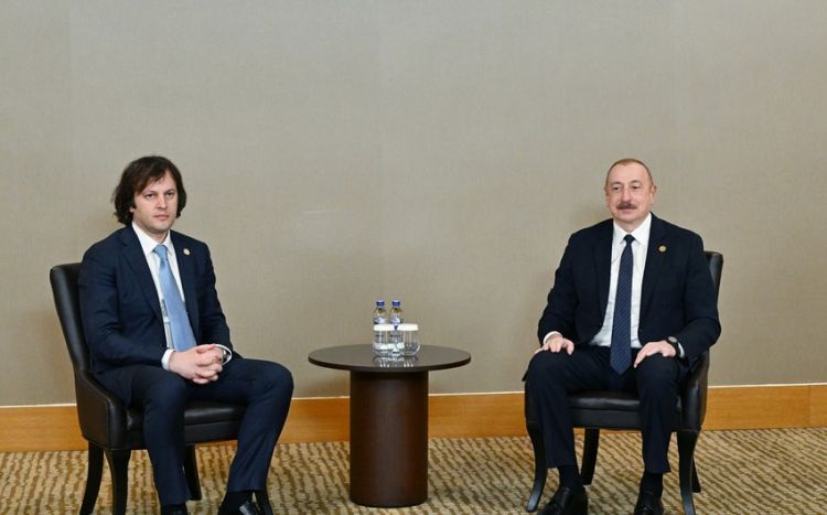 İlham Əliyev Antalyada İrakli Kobaxidzeni qəbul edib - FOTO - Yenilənib İlham Əliyev Antalyada İrakli Kobaxidzeni qəbul edib - FOTO - Yenilənib