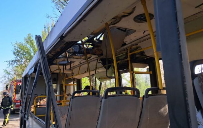 Rusiya Marqanetsdə avtobusa dronla zərbə endirdi: xəsarət alanların sayı 42-yə çatdı Rusiya Marqanetsdə avtobusa dronla zərbə endirdi: xəsarət alanların sayı 42-yə çatdı