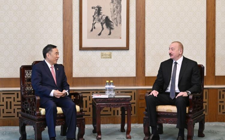 İlham Əliyev “Energy China” şirkətinin sədri ilə görüşüb İlham Əliyev “Energy China” şirkətinin sədri ilə görüşüb