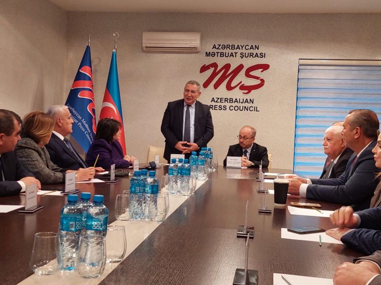 Mətbuat Şurasında Türkiyə səfiri ilə görüş keçirilib -  FOTO Mətbuat Şurasında Türkiyə səfiri ilə görüş keçirilib -  FOTO