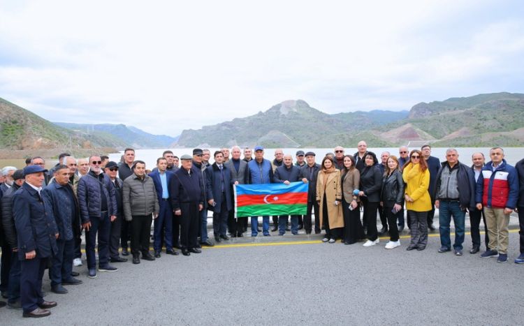 Siyasi partiya nümayəndələri Laçına səfər ediblər -  FOTO - YENİLƏNİB Siyasi partiya nümayəndələri Laçına səfər ediblər -  FOTO - YENİLƏNİB
