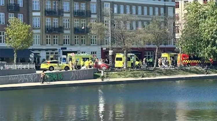 Kopenhagendə avtomobilin izdihama çırpıldı: Xəsarət alanlar var Kopenhagendə avtomobilin izdihama çırpıldı: Xəsarət alanlar var