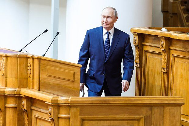 Putin ilk dəfə Kremldəki mənzilini göstərib