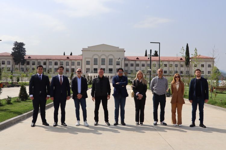 İtaliyalı deputatlar Xankəndiyə səfər edib -  FOTO