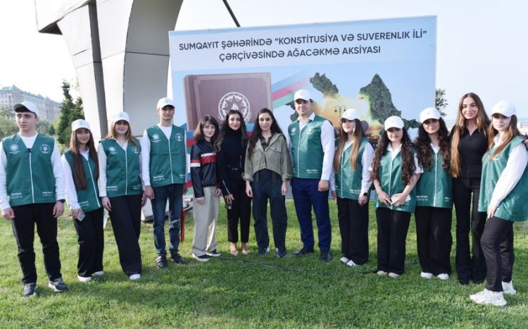 Leyla və Arzu Əliyeva Sumqayıtda ağacəkmə aksiyasında iştirak ediblər - FOTO