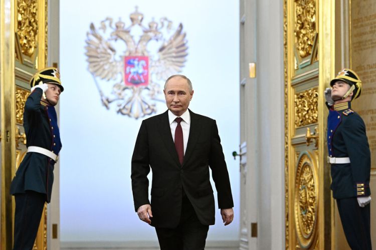 Putin ABŞ prezidentinin Kremldəki mənzilində olduğunu deyib