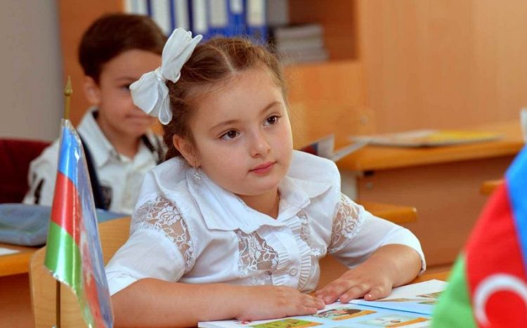 I siniflər üçün rus bölməsi üzrə müsahibəyə yazılma prosesi başlayıb