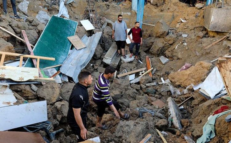 Qəzzada məktəbin bombalanması nəticəsində azı 20 nəfər ölüb