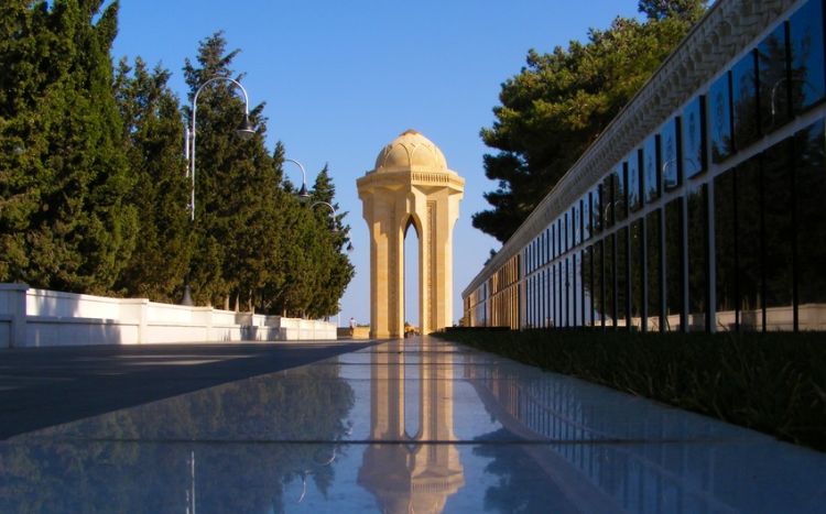 To Lam Şəhidlər xiyabanını ziyarət edib
