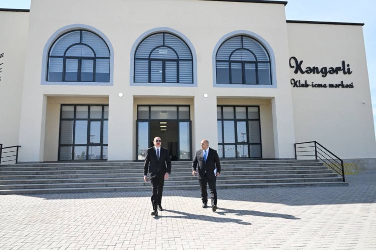 Prezident Ağdamın Kəngərli kəndində klub-icma mərkəzində yaradılan şəraitlə tanış olub