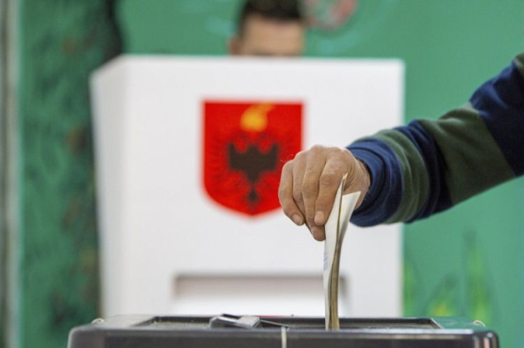 Albaniyada parlament seçkiləri keçirilir