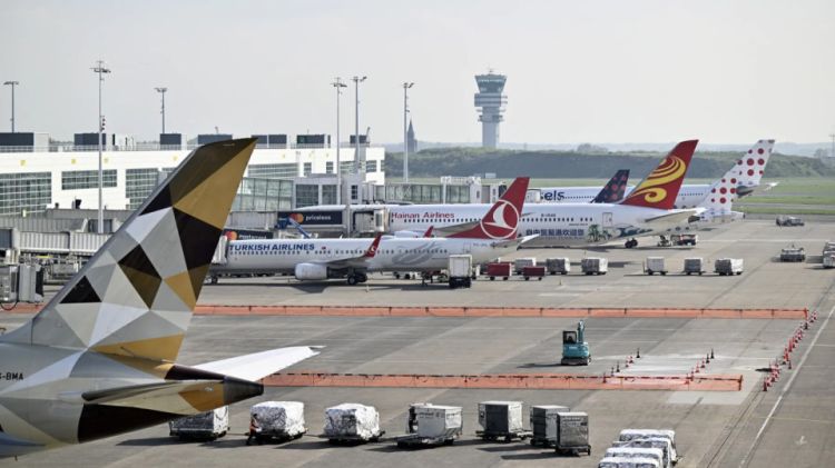 Brüssel hava limanlarından biri bomba təhlükəsi səbəbindən bağlanıb