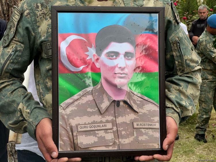 Şəhid Miriş Rüstəmovun nəşinin qalıqları Ağcabədidə dəfn olunub - FOTO