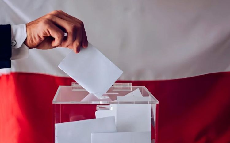 Polşada prezident seçkiləri başlayıb