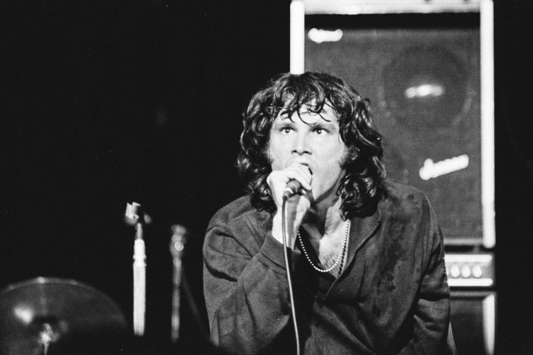 Fransa polisi  "The Doors" qrupu liderinin məzarından oğurlanmış büstü təsadüfən tapıb