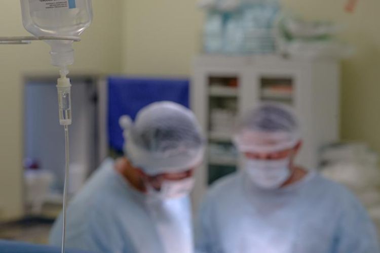 Virus infeksiyasına yoluxan körpədə 15 sm-lik kista yaranıb