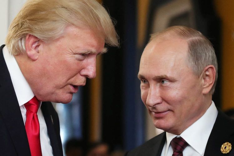 Putin Trampı 11-ci nəvəsinin doğulması münasibətilə təbrik edib