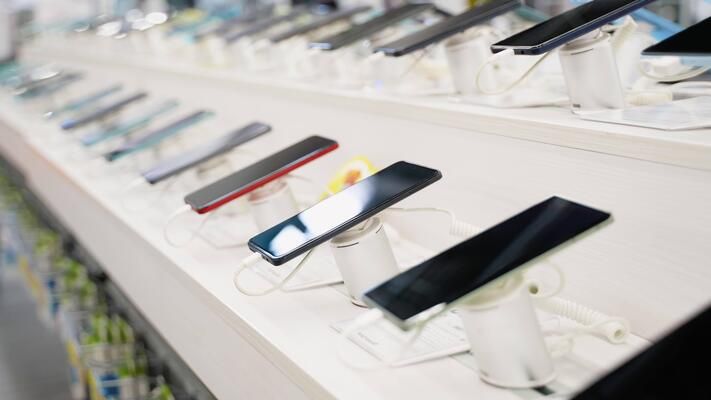 Bu il Azərbaycana smartfon idxalı azalıb - SİYAHI