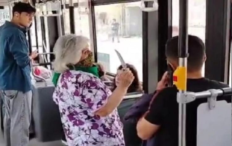 Bakıda ƏLİNDƏ BIÇAQ avtobusda dəhşət saçan qadın saxlanıldı