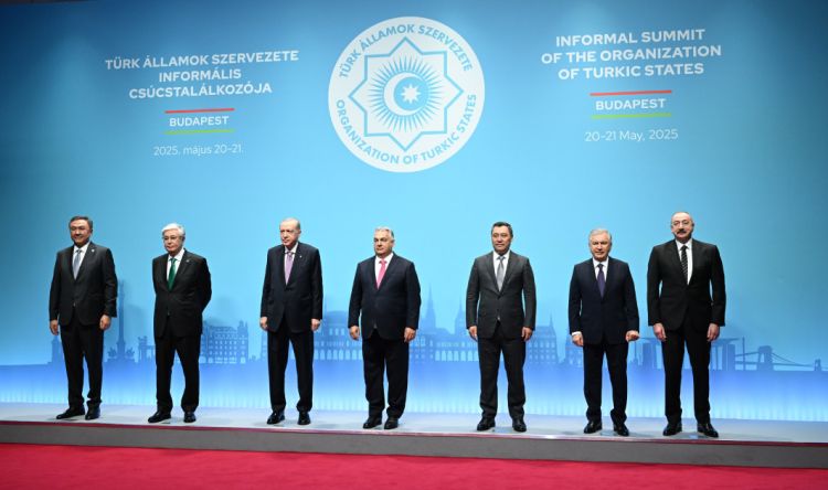 Budapeştdə TDT Dövlət başçılarının qeyri-rəsmi iclası başlayıb