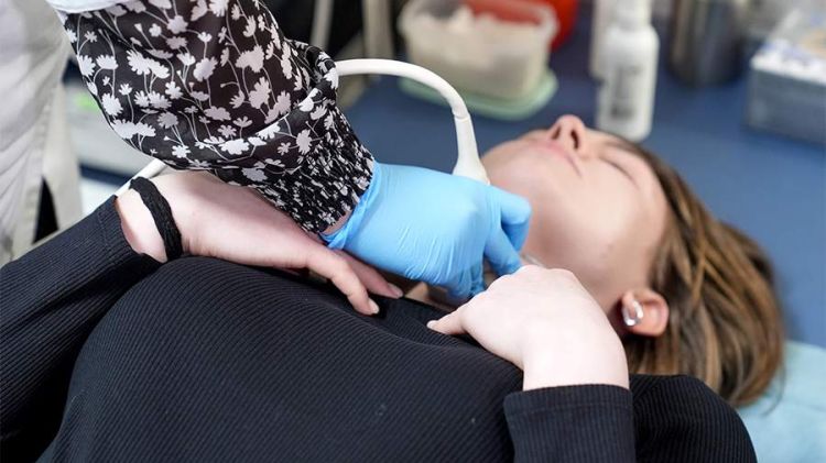Endokrinoloq tiroid xəstəliklərinin qarşısının alınması vasitələrindən danışıb