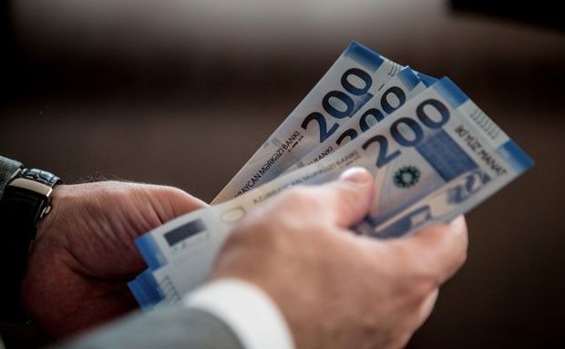 Azərbaycan Mərkəzi Bankının rəhbərliyinin əmək haqqı xərcləri 40 % artıb