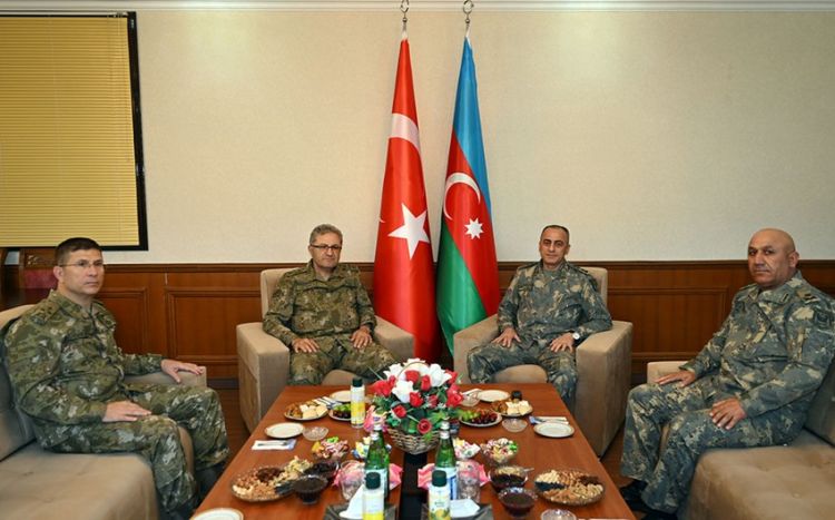 Azərbaycanla Türkiyə hərbi əməkdaşlığın genişləndirilməsini müzakirə edib