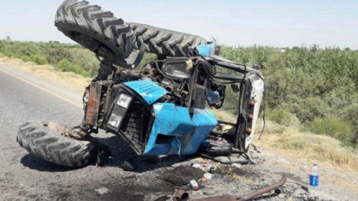 Yevlaxda traktor aşıb, ölən və xəsarət alan var
