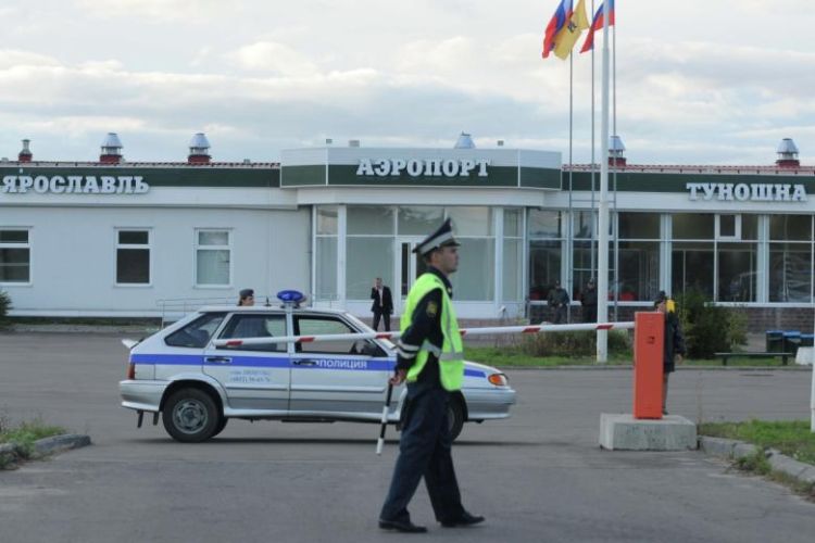 Rusiya hava limanlarından biri dron hücumuna görə bağlanıb