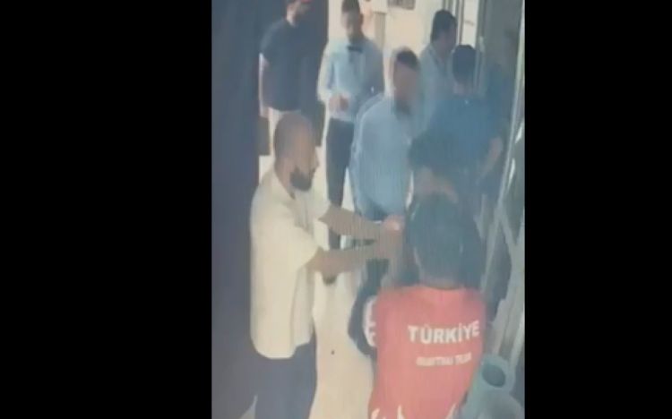 Araz Musayevin Türkiyədə bıçaqlanmasının  ANBAAN GÖRÜNTÜLƏRİ