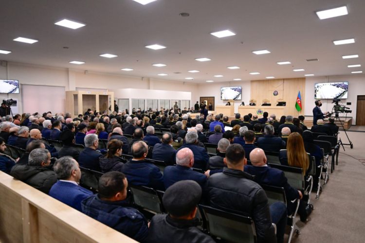 Erməniəsilli şəxslərin məhkəməsi keçirilir