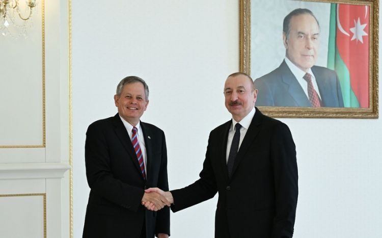 İlham Əliyev Stiv Deynsi qəbul edib - FOTO - Yenilənib