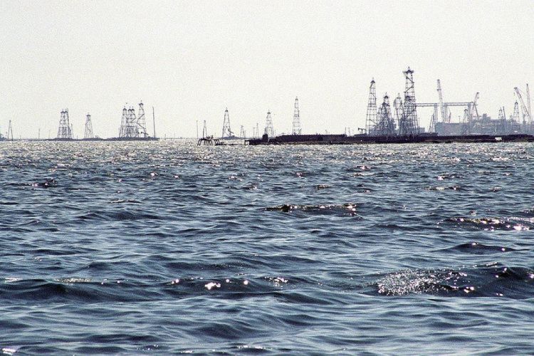 Küləkli hava şəraiti ilə bağlı gəmilərə xəbərdarlıq edilib