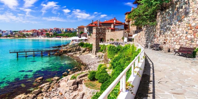 Avropa ölkəsi avronun xeyrinə milli valyutadan imtina edə bilər
