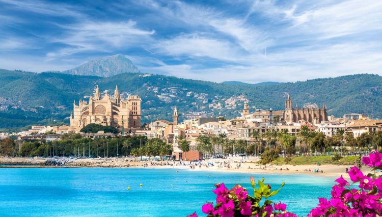 İspaniyanın məşhur kurort məkanı turistləri həbslə hədələyir: Yeni məhdudliyyətləri var