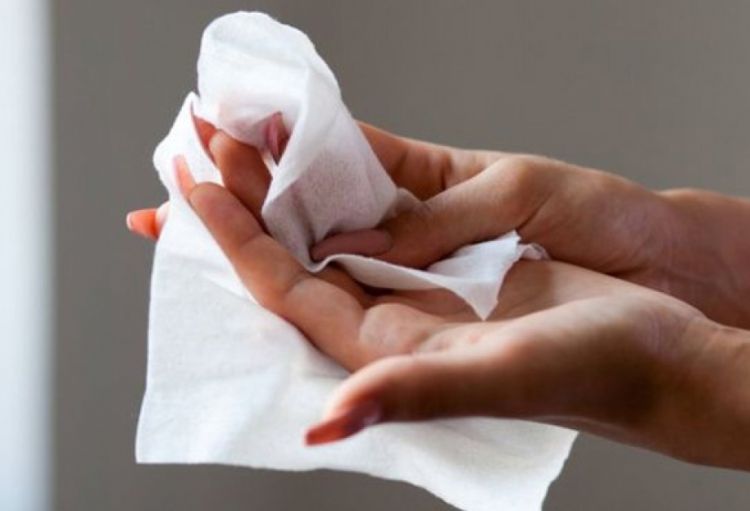 Nəm salfetlərdəki böyük təhlükə - Dermatoloq xəbərdarlıq etdi