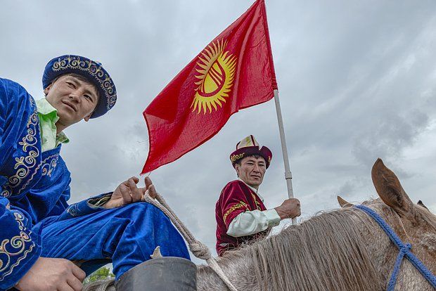 Qırğızıstanda rus dilinin statusundan danışılıb