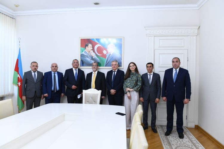 Dövlət Komitəsində xarici jurnalistlərlə görüş keçirilib