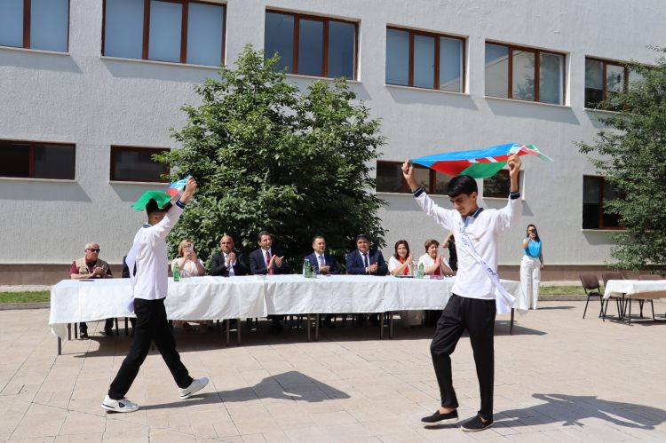 Xankəndidə 37 ildən son zəng çalındı