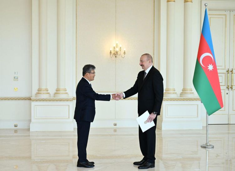 İlham Əliyev Koreyanın yeni səfirini qəbul edib - FOTO