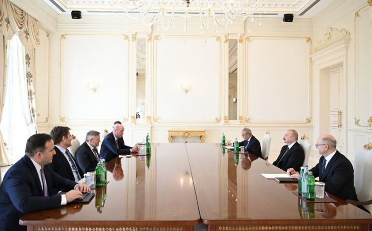 İlham Əliyev BP şirkətinin baş icraçı direktorunu qəbul edib - FOTO