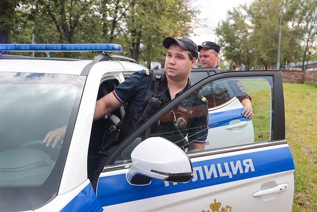 Evdə narkotik yetişdirdiyini unudub polis çağırdı