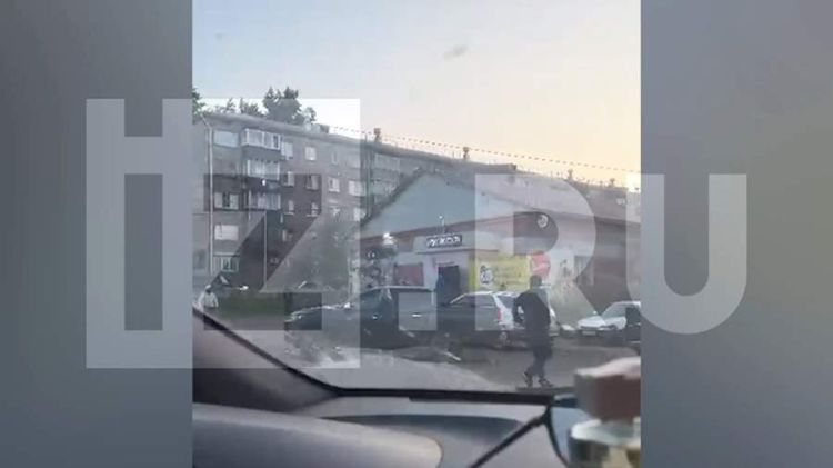 Rusiyada silahlı kütləvi davada iki nəfər yaralanıb - VİDEO