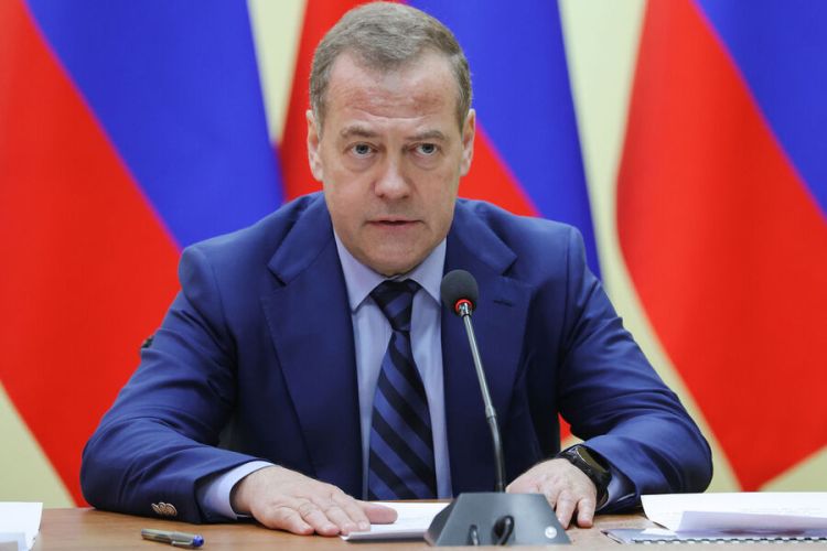 Medvedev İsraili İranla birlikdə nüvə proqramlarından əl çəkməyə  çağırıb