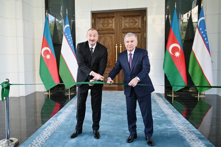 Prezidentlər Özbəkistanın Azərbaycandakı səfirliyinin açılışını ediblər - FOTO