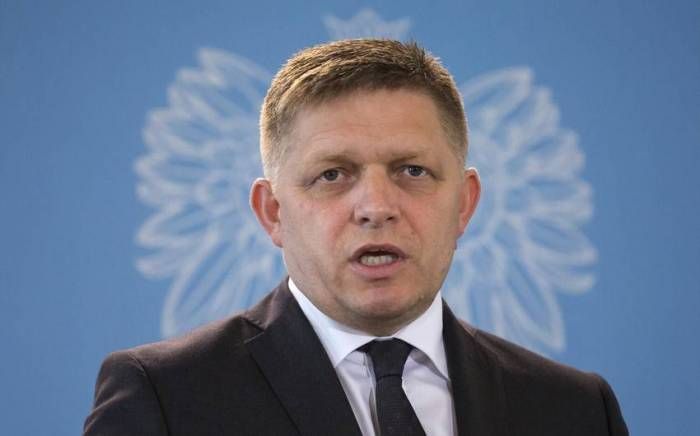 Fitso Slovakiyanın Qərb və Rusiya ilə bağlı bəyanatını dəstəkləyib
