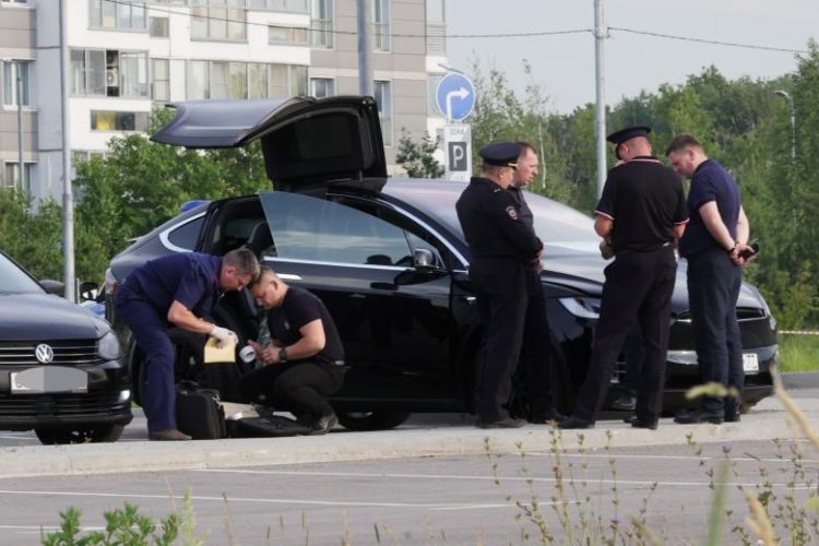 Rusiyanın intihar edən nazirinin "Tesla" avtomobilindən tapılan əşyalar açıqlanıb