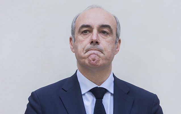 Fransada deputat intihar edib